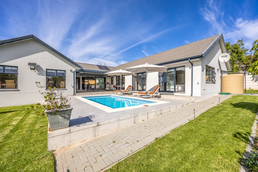 4 Bedroom Property for Sale in Vierlanden Western Cape